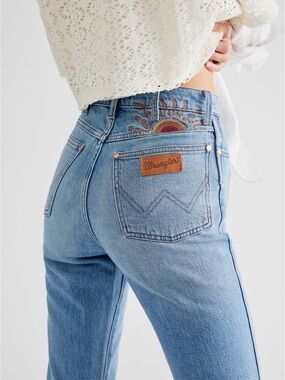 Wrangler Westward 622 High Rise Jeans with Sun Embroidery 26– brand new